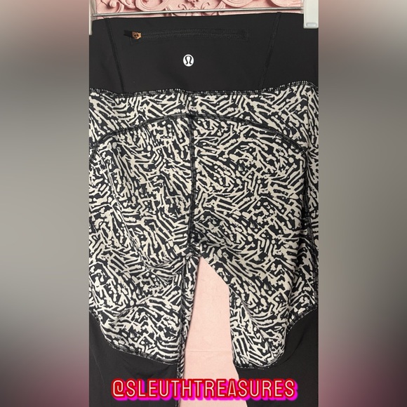 Lululemon Pace Pusher High Rise Crop Leggings Black White Animal Print Size 6 - Picture 2 of 9